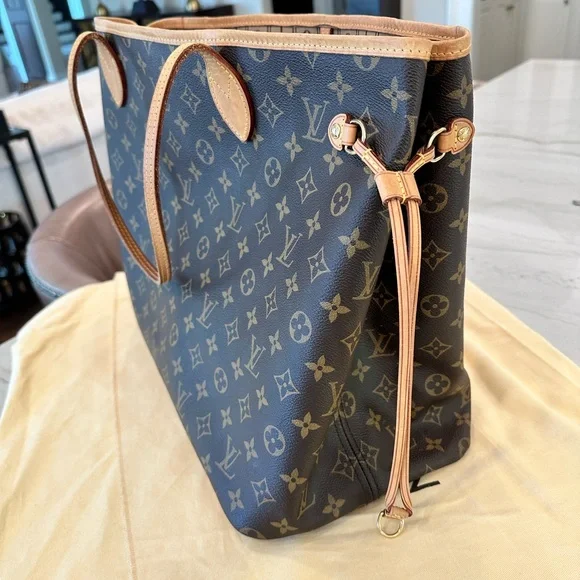 Louis Vuitton Monogram Neverfull GM Tote - Picture 8 of 9